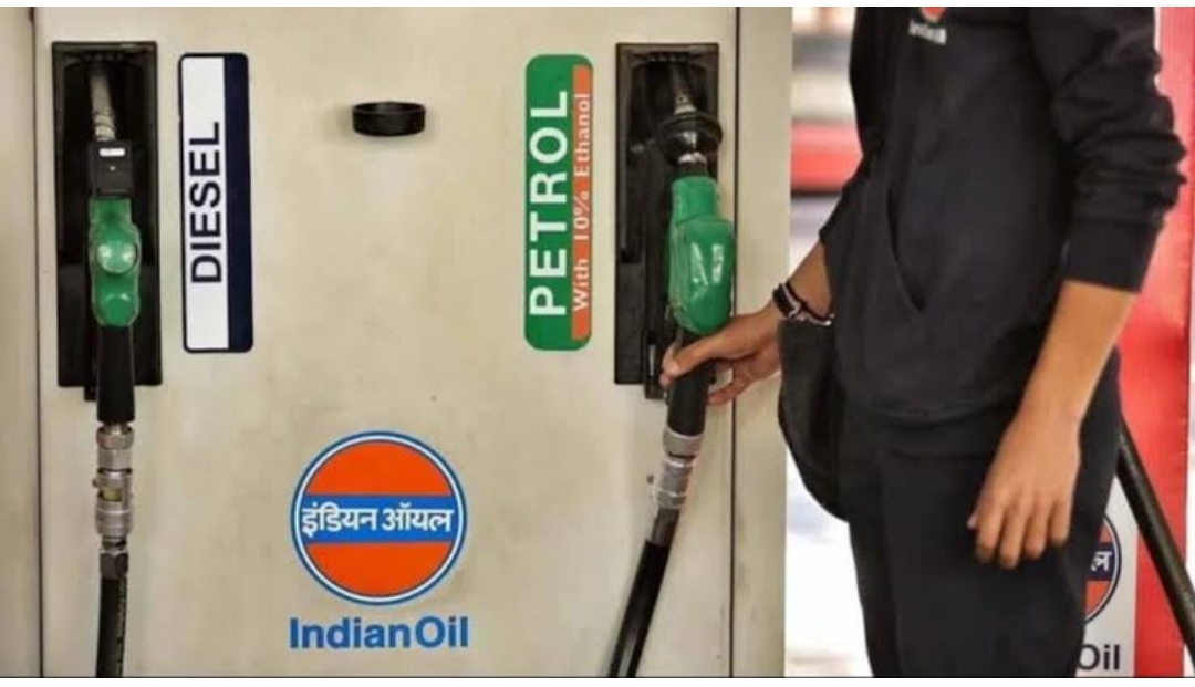 Petrol Diesel Price Down: आम लोगों को मिली राहत, इतना घटा पेट्रोल और डीजल का दाम…