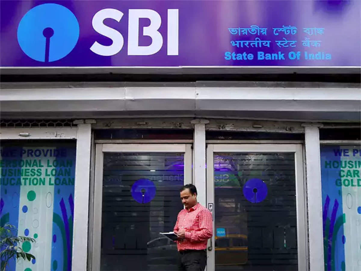 “SBI NEW UPDATE ” : SBI ने डेबिड कार्ड की बढाई अनुअल फीस, इतना किया इजाफा